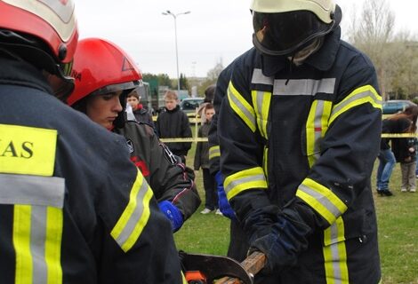 Ugniagesiai kovos dėl geriausio šalies pareigūno vardo