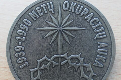 Kviečia įsigyti antkapinius žymenis