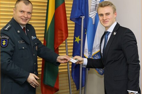 „Baltųjų pirštinių“ savanoriai pagelbės policijai savivaldybių tarybų rinkimų metu