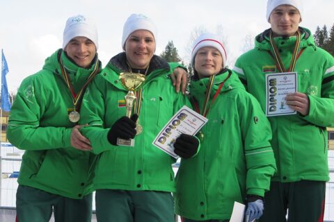 Nenugalimi sportininkai rengiasi skrydžiui į JAV