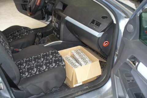 Ties Zarasais pasieniečiai sulaikė automobiliu gabentą cigarečių krovinį