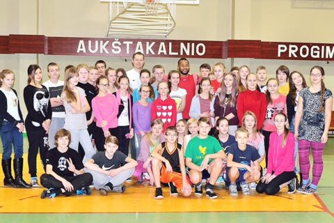 „Sveikatiados“ dalyviai nekiurkso prie televizoriaus ir kompiuterio