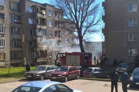 Gaisro metu dūmais apsinuodijo uteniškis