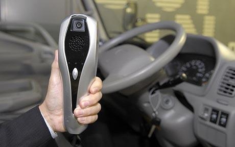 Neblaivius vairuotojus galėtų drausminti elektroniniai alkoblokai