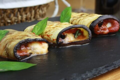 Baklažanų ir mocarelos suktinukai