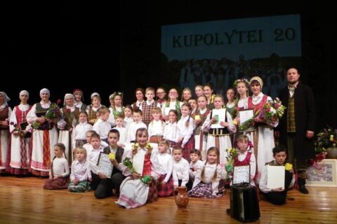 Folkloro ansamblis „Kupolytė“ šventė savo veiklos dvidešimtmetį