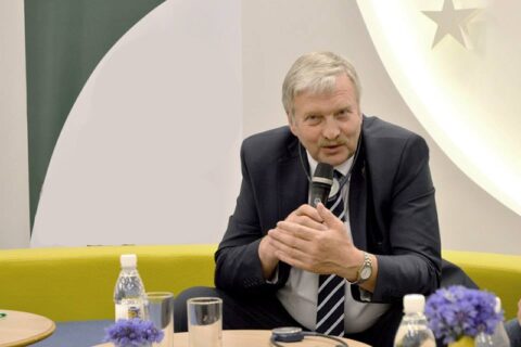 Bronis Ropė: nepakanka vien stebėti kiaulių maro plitimą – būtina veikti