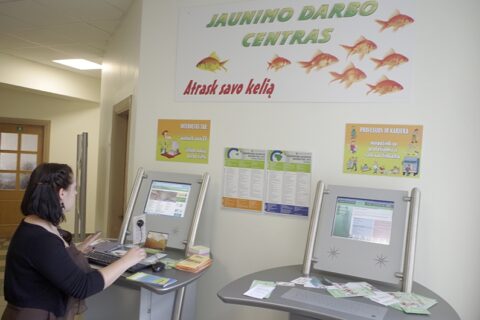Vasarą jaunuoliams įsidarbinti – tikras iššūkis
