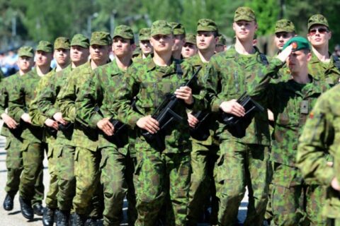 Ką turėtų žinoti darbdaviai, išleidžiantys darbuotoją į privalomąją karo tarnybą