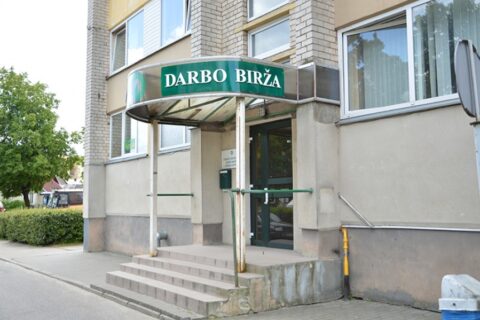 Darbo rinką išjudino diplomuotas jaunimas