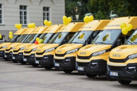 Geltonasis autobusiukas atriedėjo į Užpalių gimnaziją