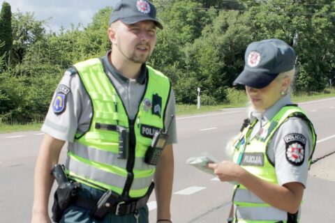 Utenos policininkai ištiesė pagalbos ranką į bėdą patekusiems baltarusiams