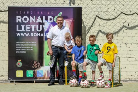 Būsimoms futbolo žvaigždėms auginti – aikštelės ir inventorius