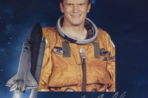 Atvyksta astronautas K. J. Bobko