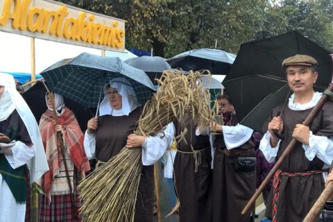 Molėtuose šurmuliavo Rudens gėrybių ir amatų mugė
