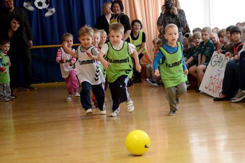Futbolas grįžta į Utenos vaikus darželius