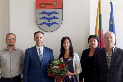 Padėkos ženklą pelniusi mokytoja G. Bernotaitė palieka Molėtus