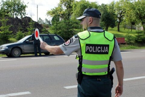 Ką pirmadienio rytą atskleidė policijos reidas?