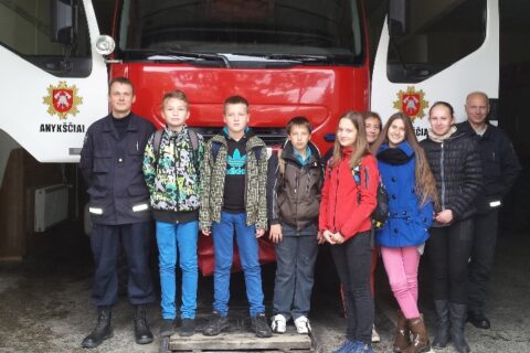 Anykščiuose įsteigtas „Jaunojo ugniagesio“ būrelis