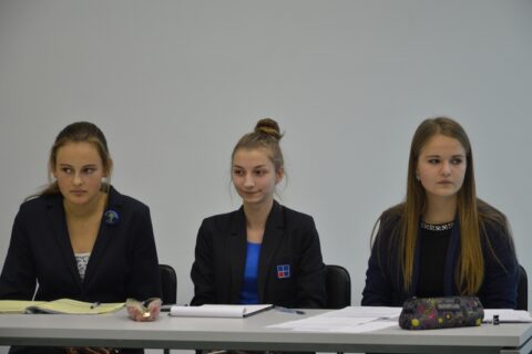 Gimnazistai kovėsi debatų mūšyje