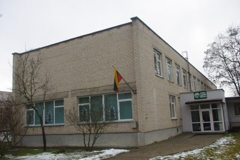 Jaunimo mokykla sulaukė stogo remonto