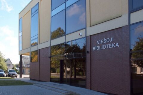 Ministras Š. Birutis Zarasuose atidarė Zarasų viešosios bibliotekos priestatą
