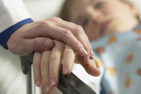 Itin šalti ir sausi orai įspėja apie didelę mirties nuo plaučių uždegimo ir gripo grėsmę