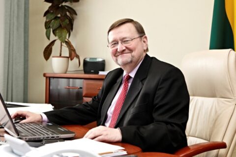 Antrinę teisinę pagalbą nuo šiol gali gauti dar daugiau žmonių