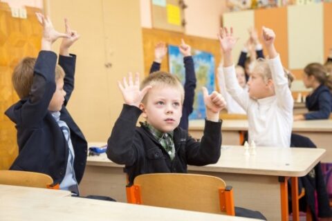 Numatytos naujos ugdymo kryptys: daugiau laiko mokymuisi tyrinėjant, teoriją siejant su praktika