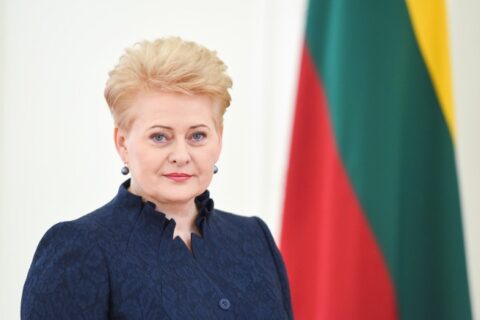Nusipelnę asmenys galės turėti dvigubą pilietybę