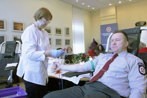 Utenos policijos pareigūnai jau 8-tą kartą tapo neatlygintinais kraujo donorais