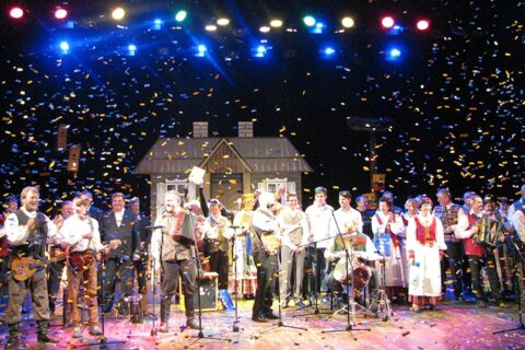 Liaudiškos muzikos ir šokių festivalyje – ir uteniškių pasirodymas