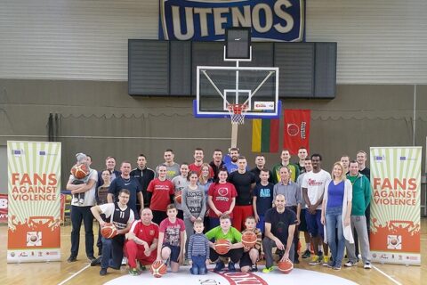 Krepšinio aikštelėje susitiko žaidėjai ir gerbėjai