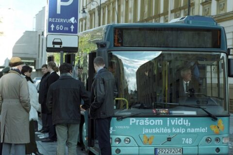 Žmonėms su specialiaisiais poreikiais bus lengviau keliauti viešuoju transportu
