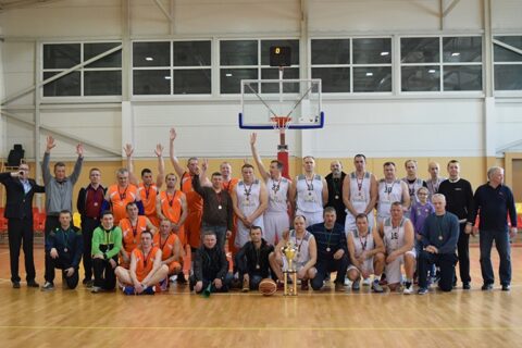 Šventiškai uždarytas senjorų „39+“ krepšinio sezonas