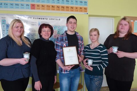 Studentų sukurtas airanas su kmynų arbata pelnė apdovanojimą
