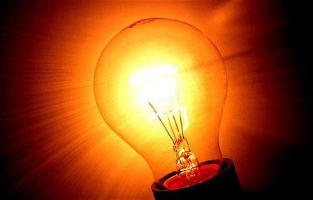 Nuo liepos mažės elektros kainos buitiniams vartotojams
