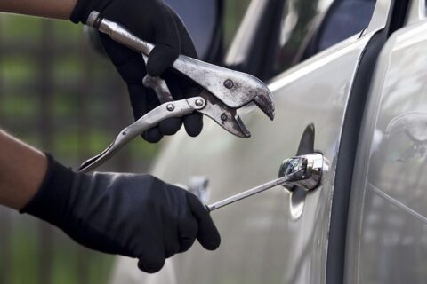 Utenoje pavogtas brangus automobilis