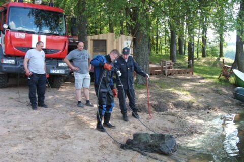 Iš ežerų dugno traukė neįprastus radinius