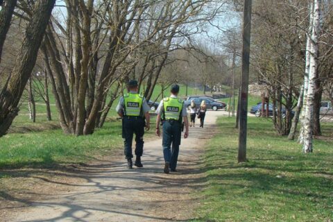 Rūkantiems paaugliams – policijos pareigūnų dėmesys