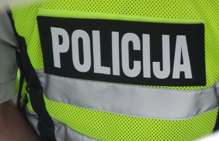 Į moters rankas pateko neaiškus skystis