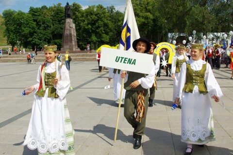Į Lietuvos moksleivių dainų šventę išvyksta per 300 uteniškių