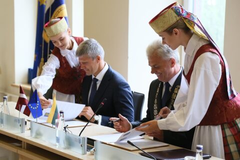 Oficialiame mero priėmime – daug dovanų ir kalbų