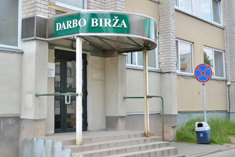Greitėja įdarbinimo procesas, mažėja bedarbių