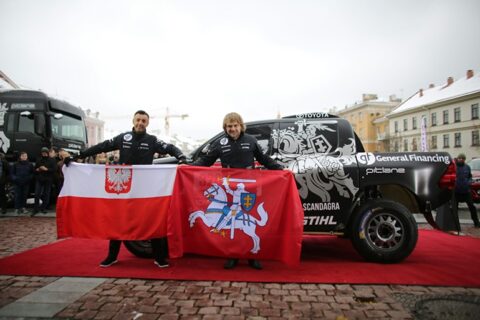 Naująjį bolidą B. Vanagas išbandė sostinės širdyje
