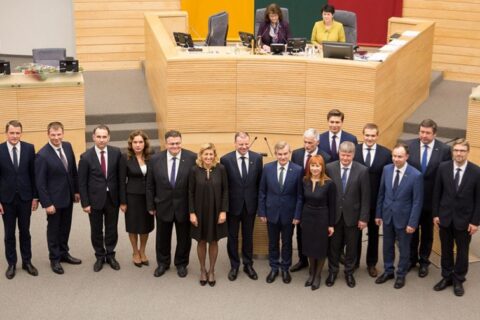 Septynioliktoji Vyriausybė pradeda darbą