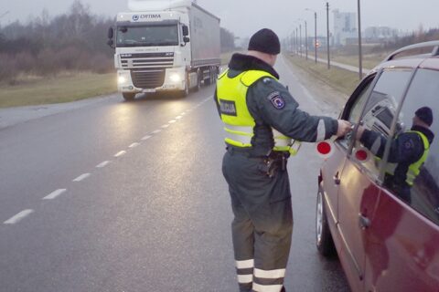 Kelių policija atskleidė kitų metų naujoves