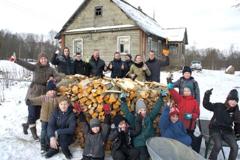 Utenos karatė klubo „Danas“ sportininkai ir jų tėvai dalijosi savo laiku su senoliais