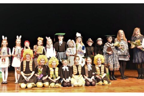 Teatro sceną Utenoje užvaldė „Šimtakojis“
