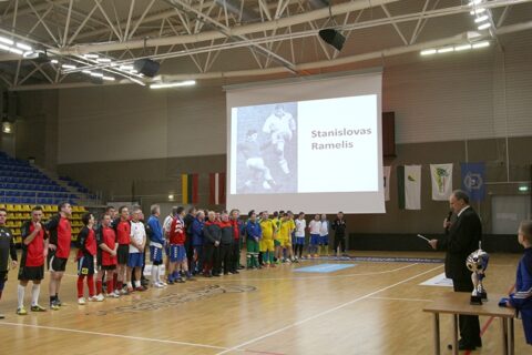 Futbolo legendą pagerbė turnyru